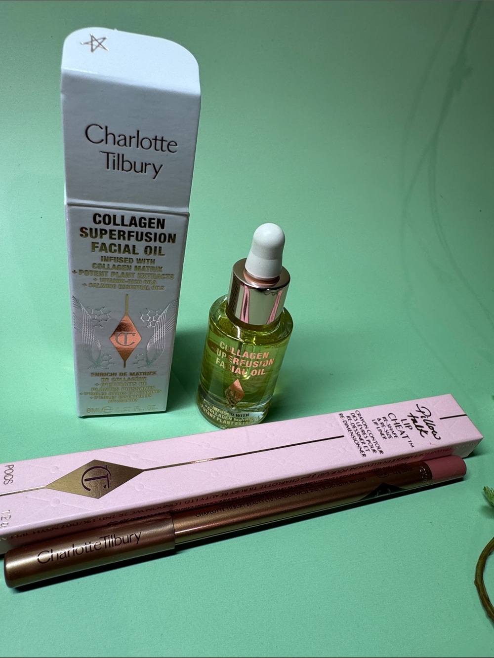 Charlotte Tilbury Facial Oil & Lip Liner 2 Piece Set